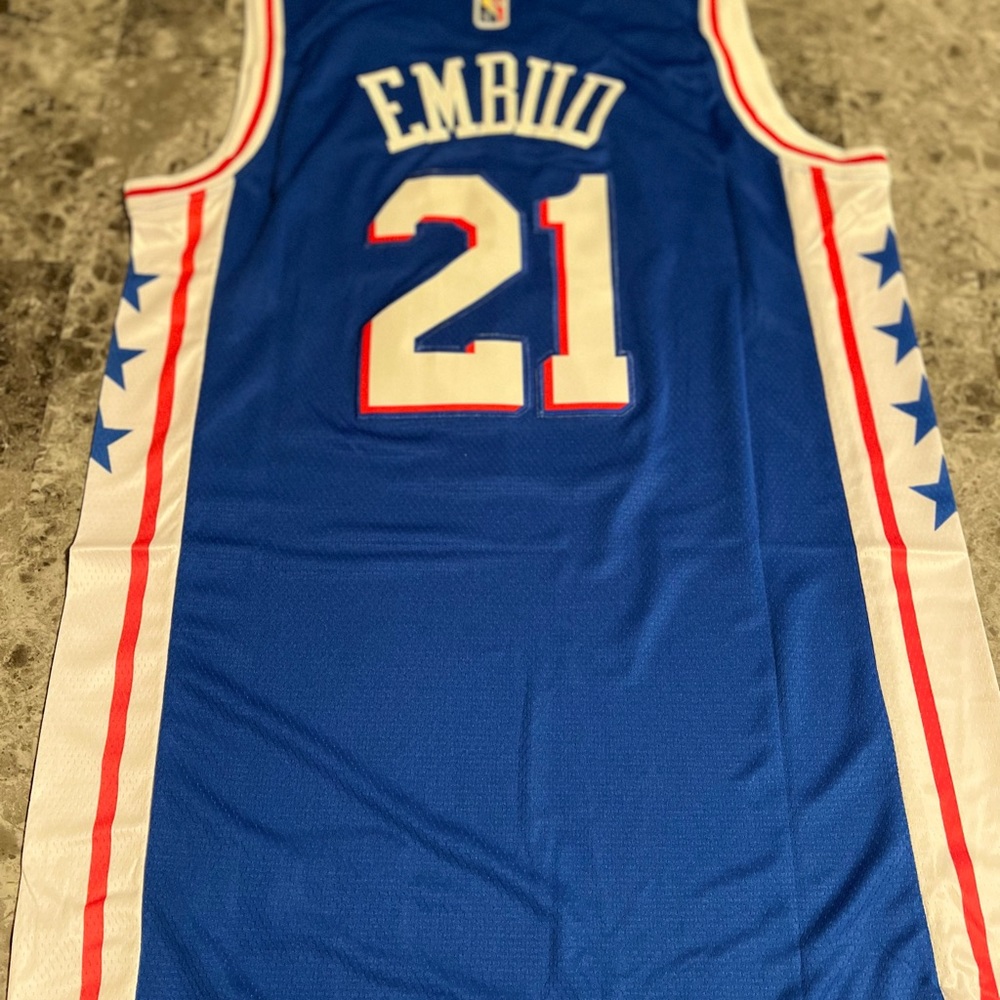 Joel Embiid #21 Philadelphia 76ers Nike Swingman Jersey Size Large.